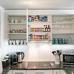 Billabong Apartment *